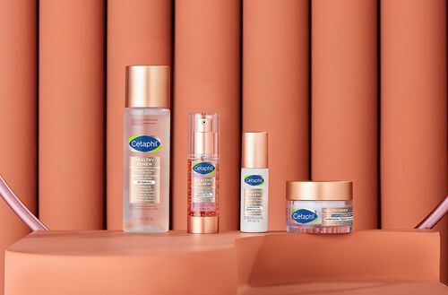 Produtos da linha Cetaphil Healthy Renew, da esquerda para a direita, solu&ccedil;&atilde;o micelar hidratante, s&eacute;rum facial, s&eacute;rum para &aacute;rea dos olhos e creme hidratante facial noturno.